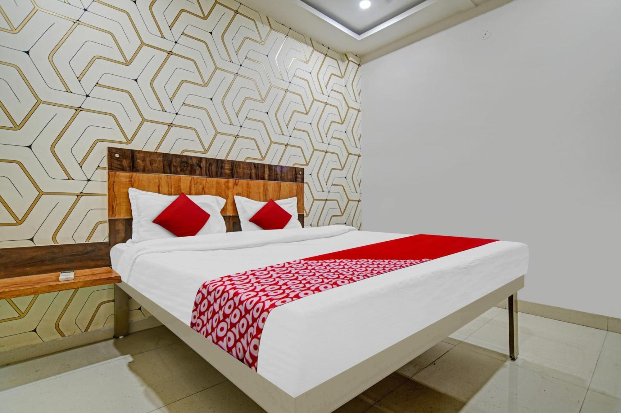 Hotel O Blue Wings Indore Esterno foto