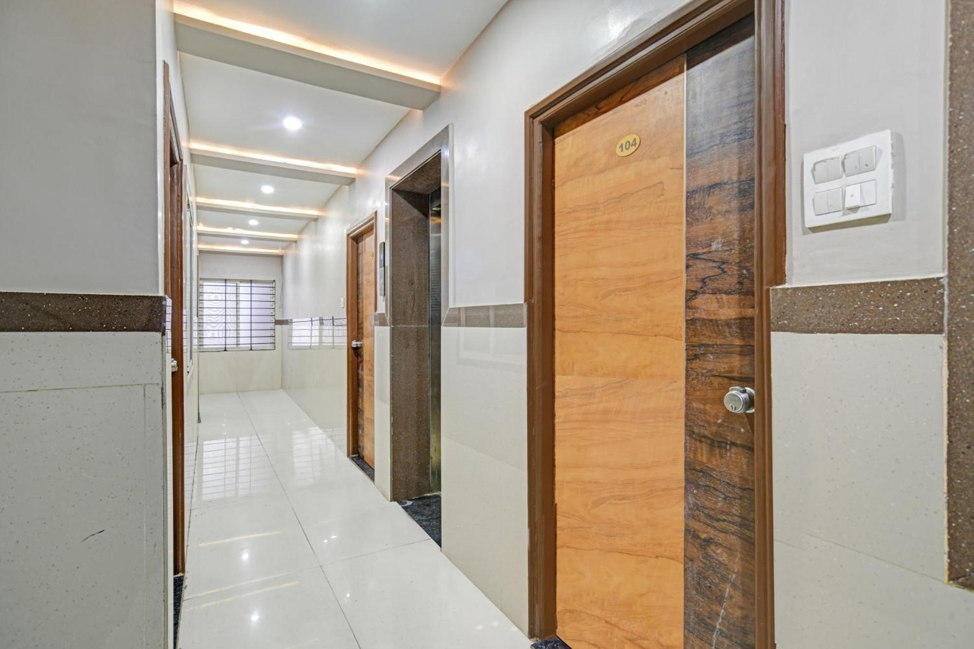 Hotel O Blue Wings Indore Esterno foto